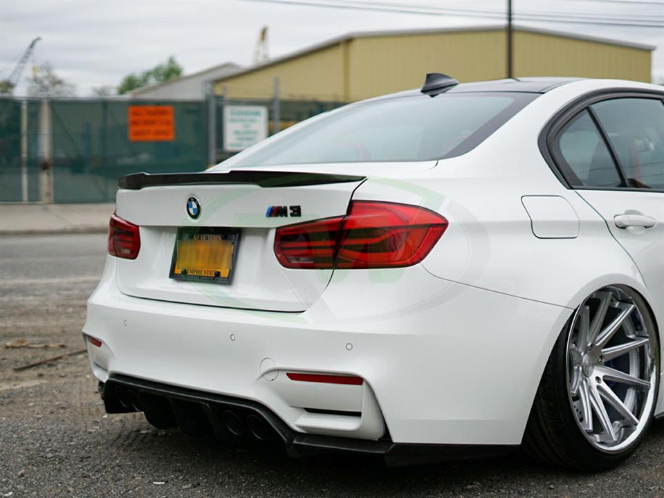 Spoiler bmw. БМВ m3 f30. BMW f30 f80. BMW f30 спойлер m3. BMW f30 спойлер m Performance.