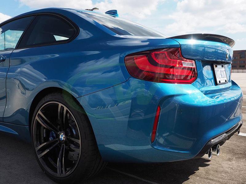 performance style rear diffuser in carbon fiber on blue F87 M2