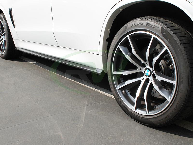 BMW F86 X6M Carbon Fiber Side Skirt Extensions Installed