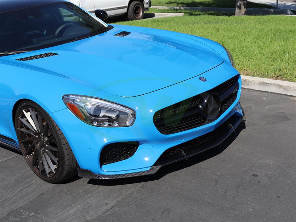 Mercedes C190 GT gets hooked up with a RW Carbon Fiber Front Lip