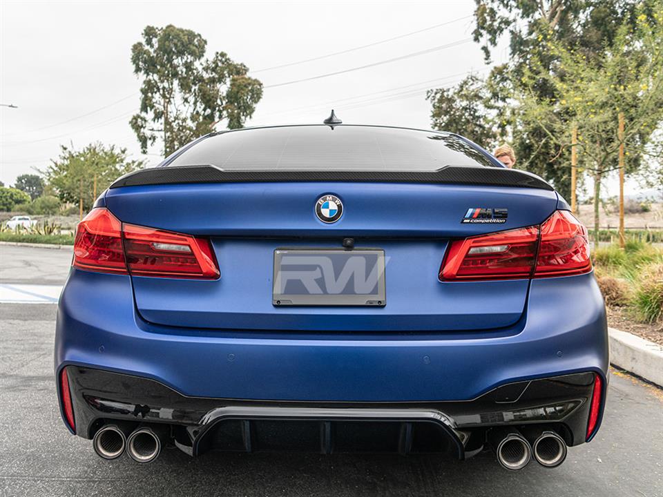BMW G30 F90 gets a new CS Style Carbon Fiber Trunk Spoiler