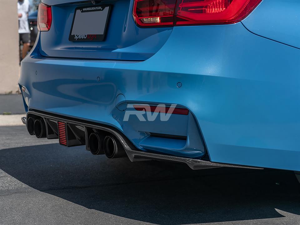 M4 outlet rear diffuser