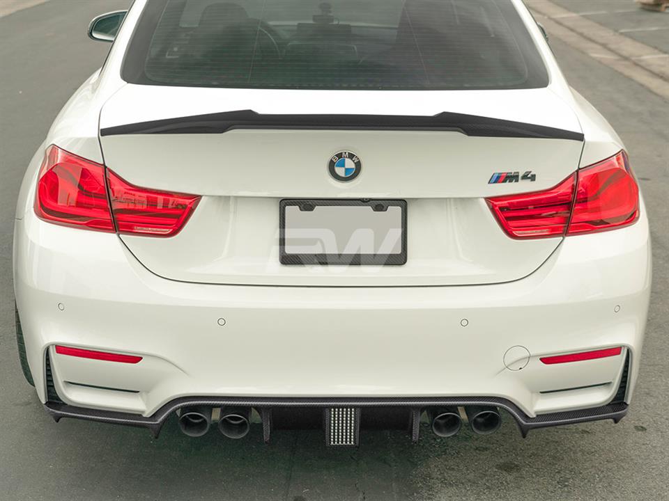 BMW F80 M3 with an LED Kholen Style CF Rear Diffuser