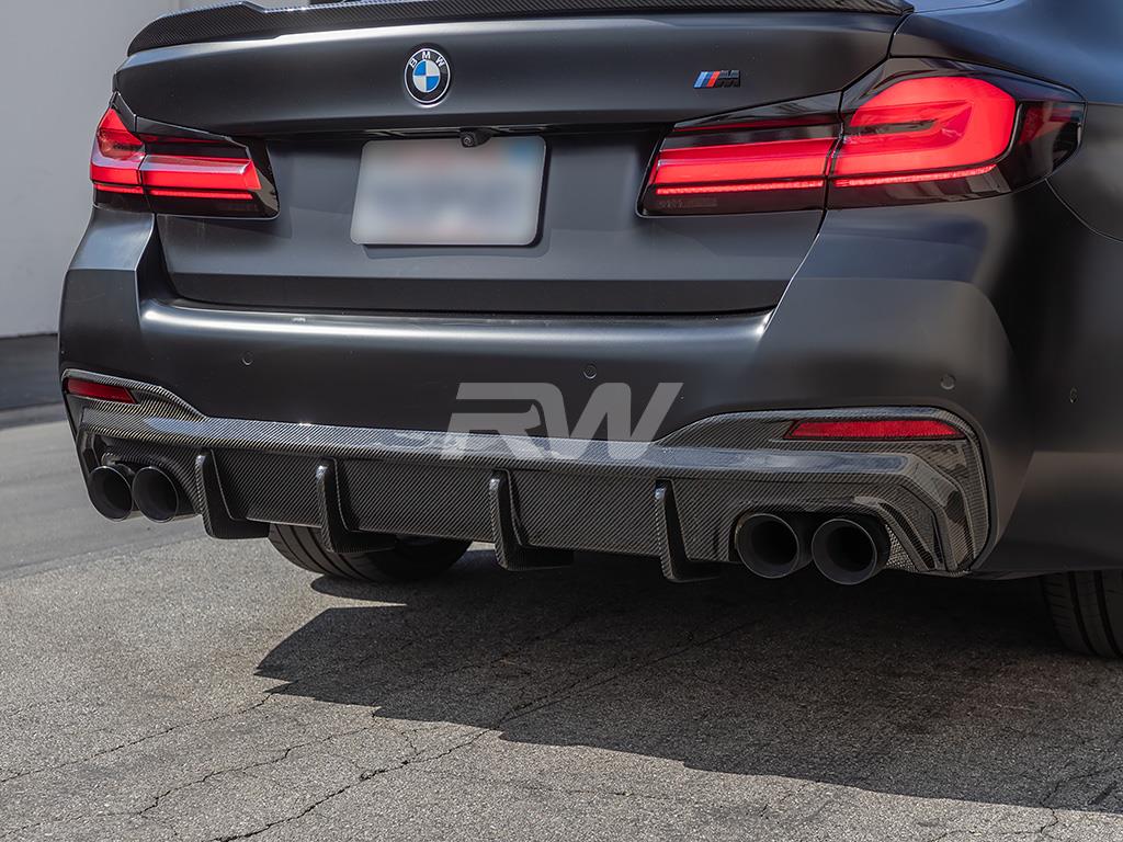 BMW G30 M550i LCI received an RWS Carbon Fiber Diffuser