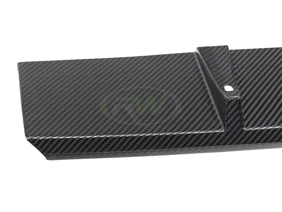 G30 LCI carbon fiber front lip detail shot