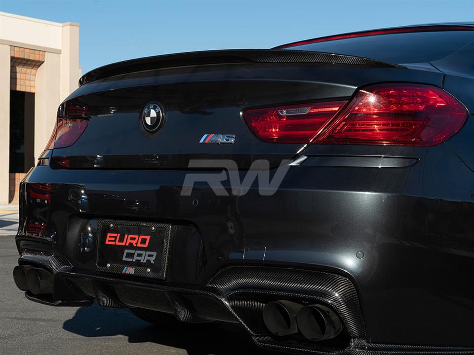 BMW F06 F12 F13 M6 installs a 3D Style Carbon Fiber Diffuser