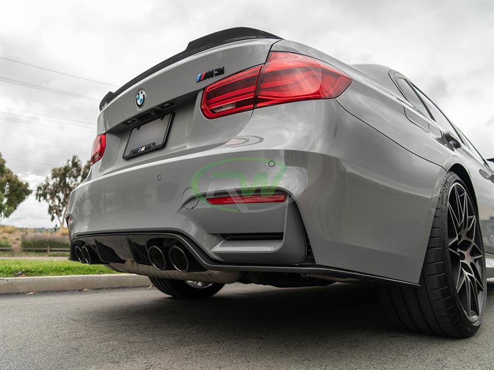 BMW F80 M3 installs an RW 3D Style Carbon Fiber Diffuser