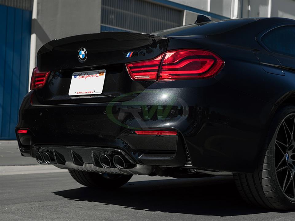 performance style diffuser in carbon fiber on black bmw f82 m4