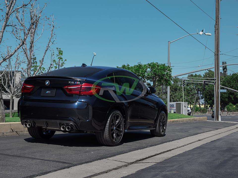 BMW F86 X6M Upgrades to an RW Carbon Fiber Trunk Spoiler