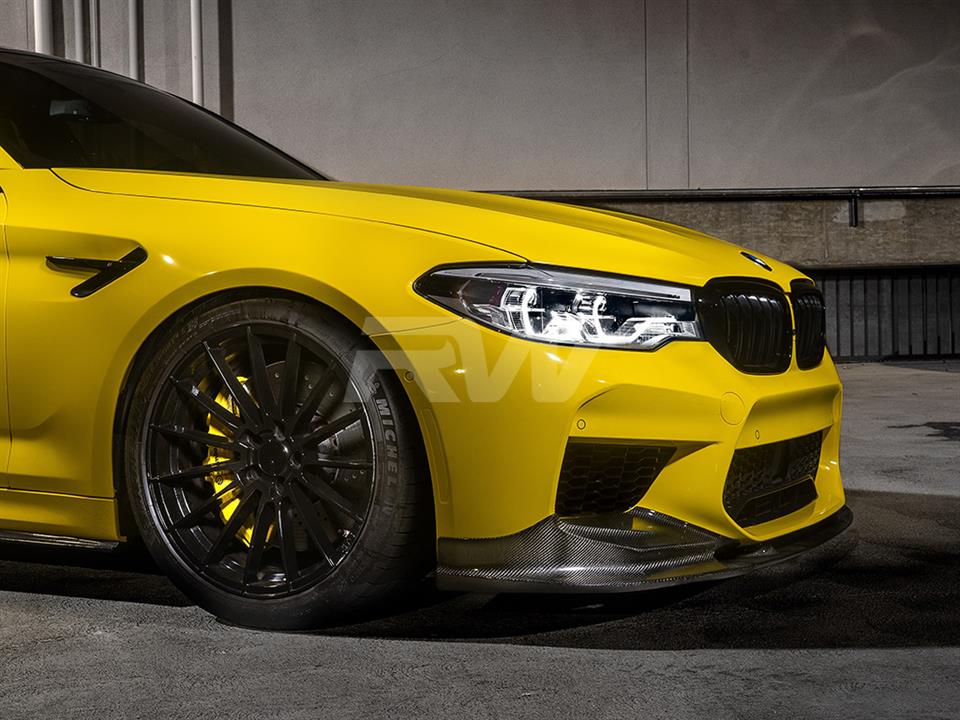bmw f90 m5 with an RW 3d style front lip in carbon