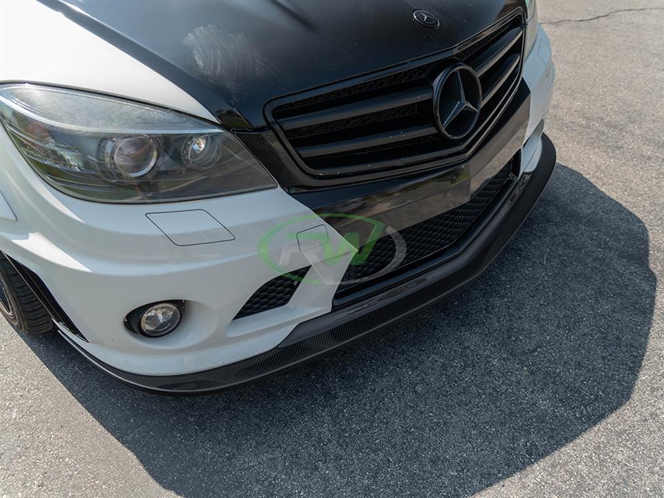 Mercedes W204 C63 AMG installs a new Arkym Style CF Front Lip