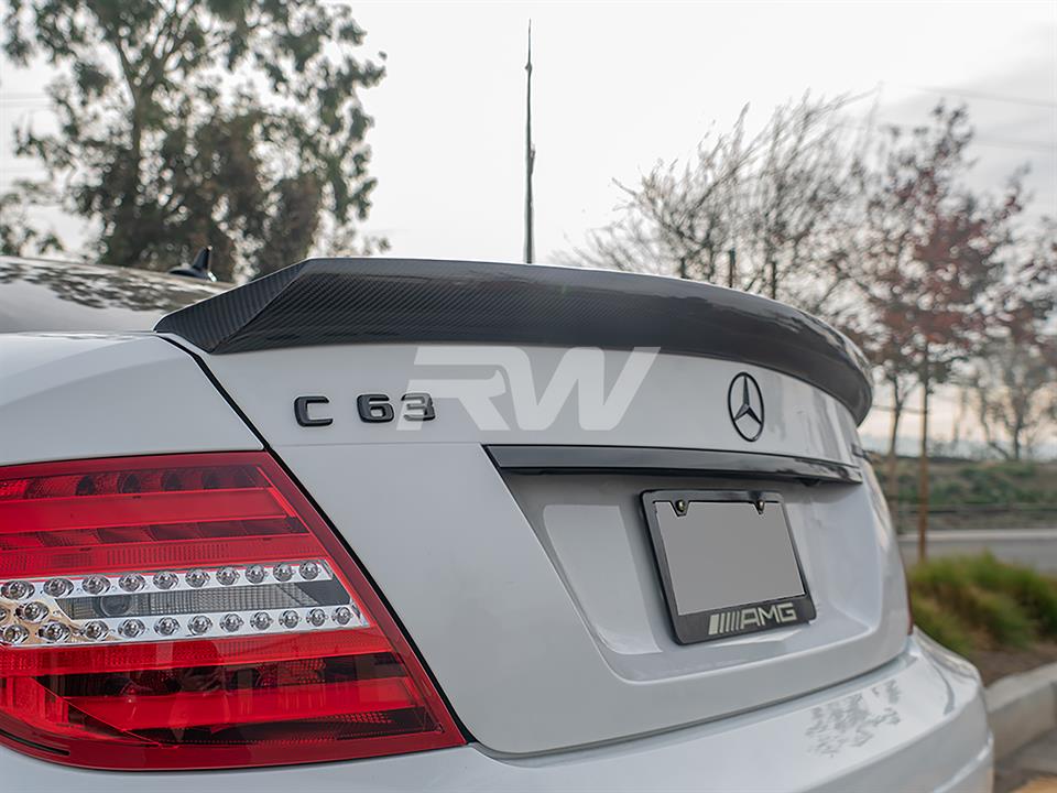 W204 4D AMG-style carbon fiber boot spoiler